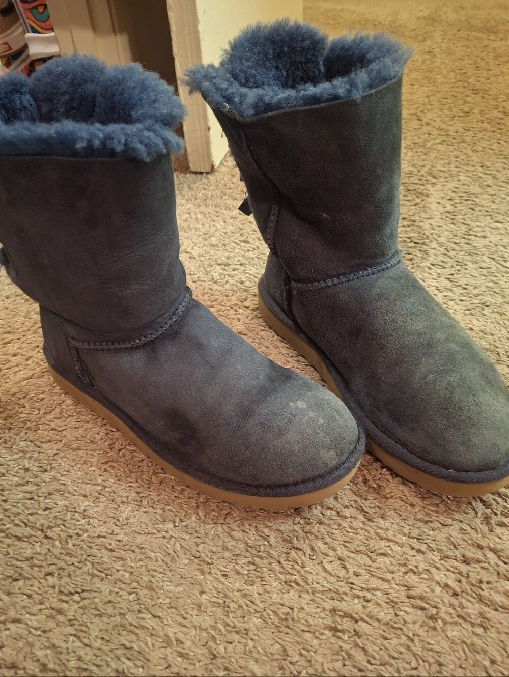 Women’s Classic Navy Blue UGG Shearling Lined Short Boot Size 7